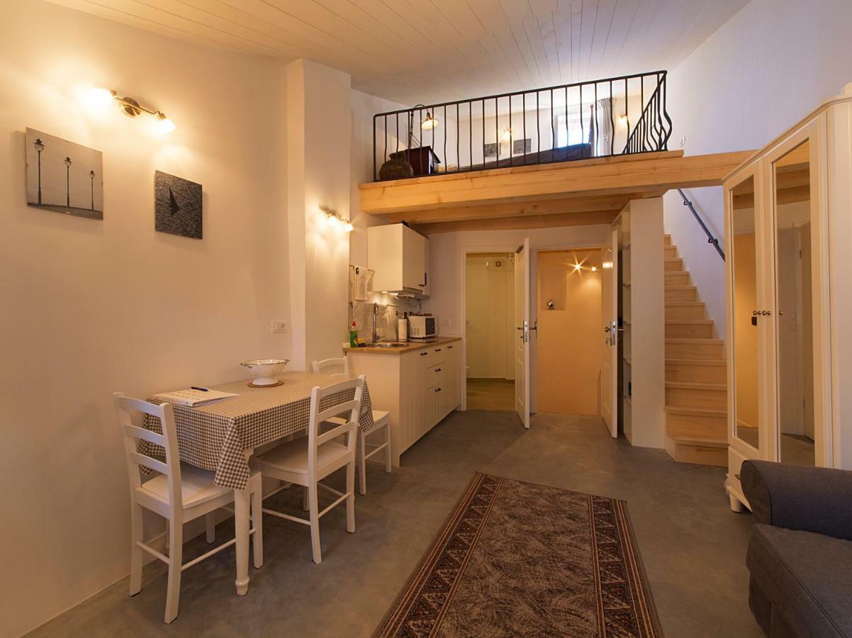 Apartments Casa Vecchia 罗维尼 外观 照片